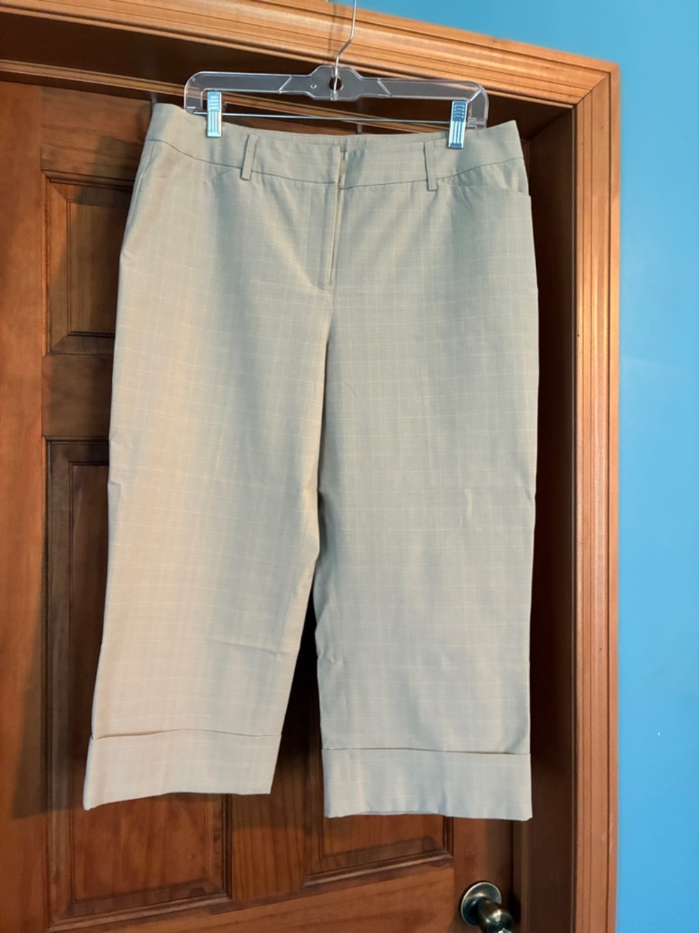 Apt. 9 Women's Cropped Dress Capris in Light Khaki